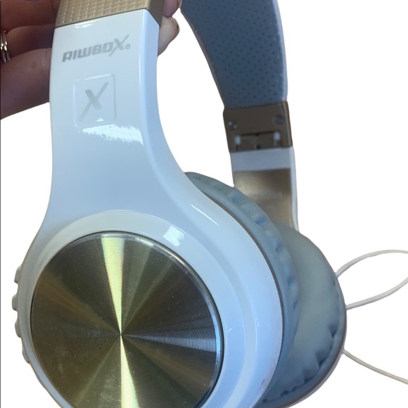 Aiwbox Wireless Headphones NIB - Picture 3 of 3